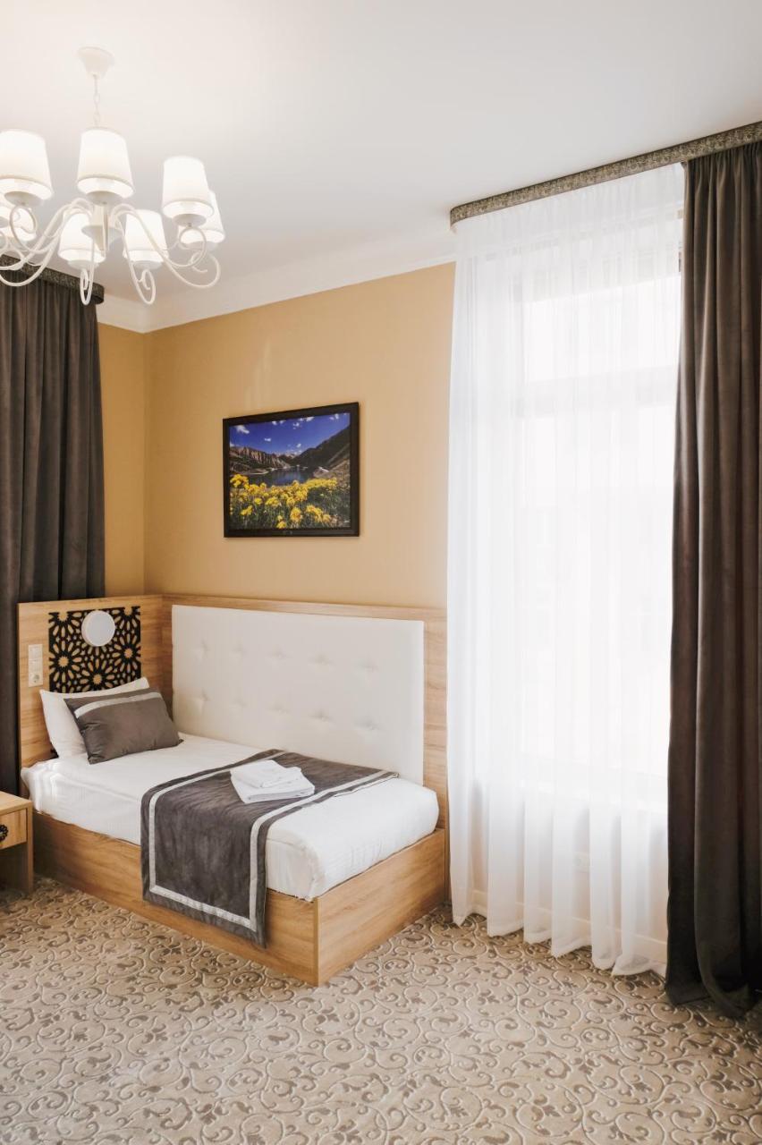 Грозный дон. Донна отель Грозный. Гостиница Дона Грозный. Central City Hotel Пятигорск. Отель Спутник Грозный.